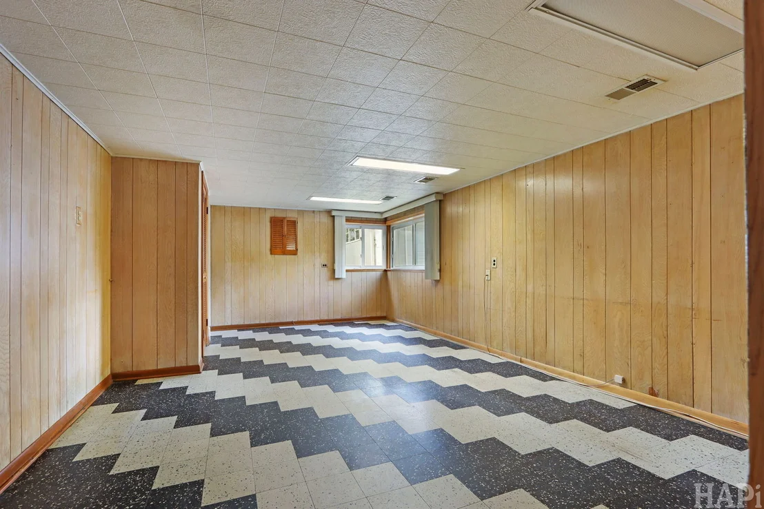 Photo of 412 Warren Road