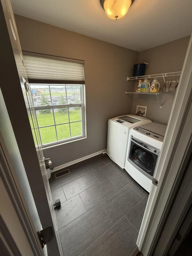 Photo of 412 E Frontier Drive