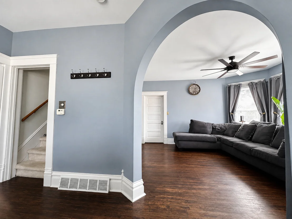 Photo of 611 6th Avenue