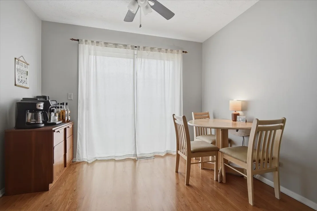 Photo of Unit B at 1546 Hunt Drive