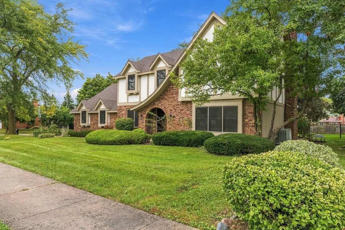Photo of 1221 W Sable Drive
