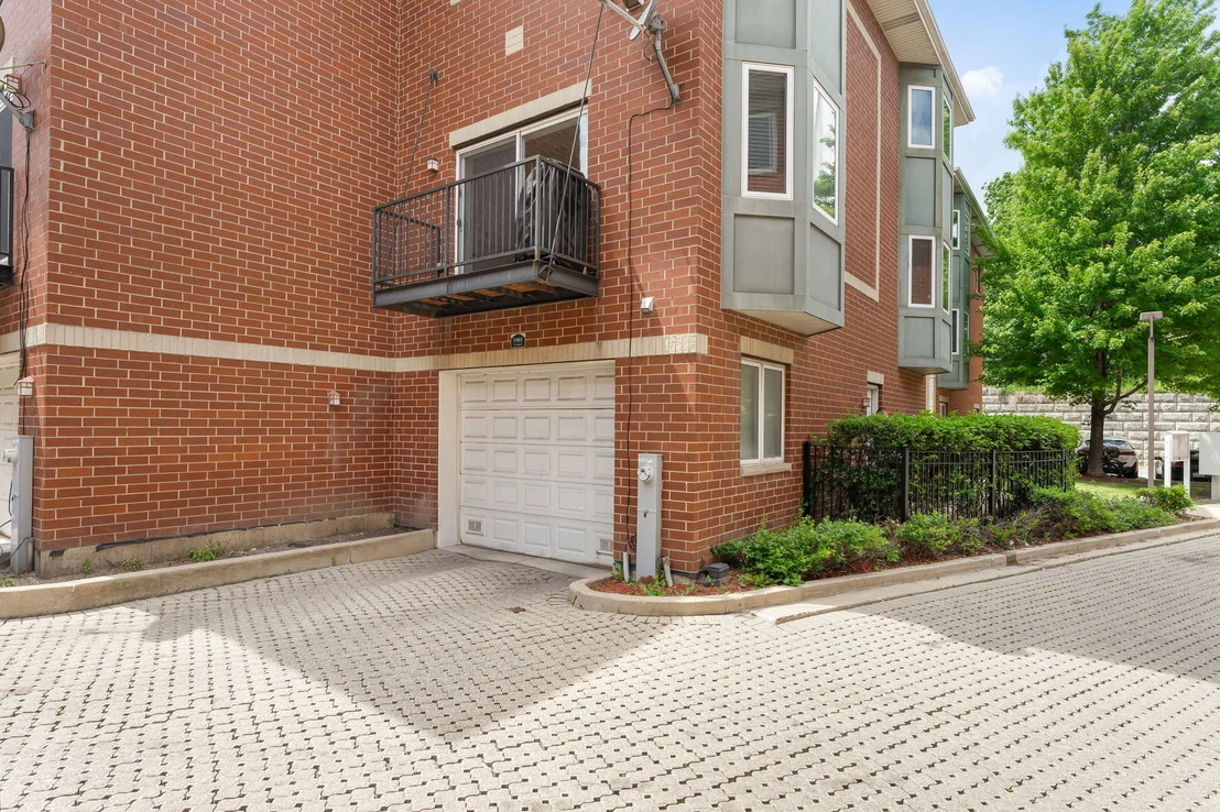 Photo of 2403 W 32nd Place