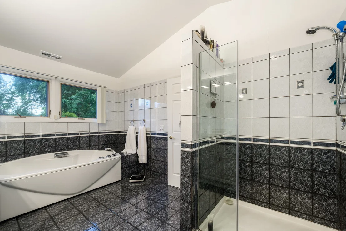 Photo of 695 Ivy Lane