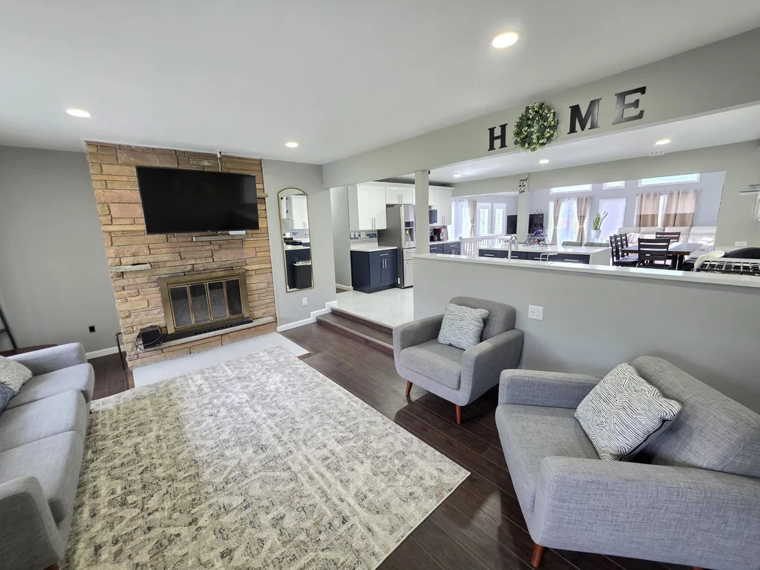Photo of 2301 Greenbriar Lane