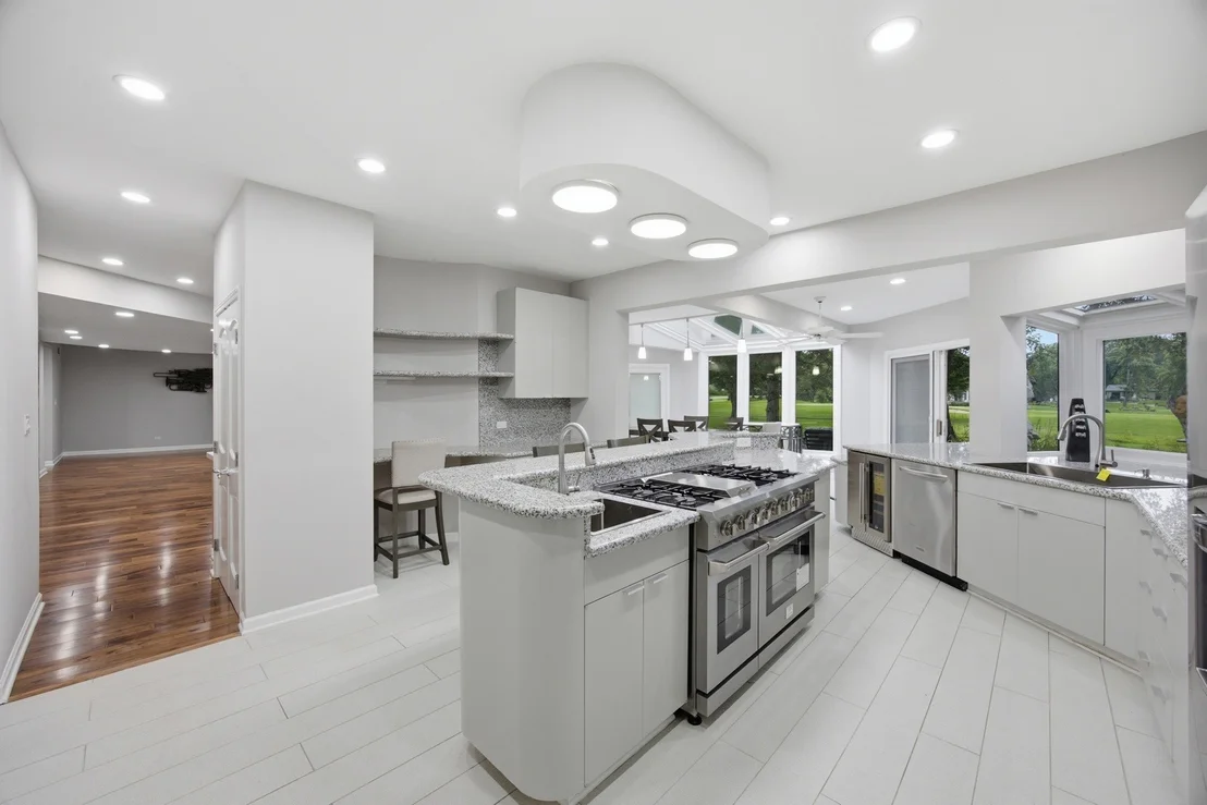 Photo of 2575 LINCOLN Avenue
