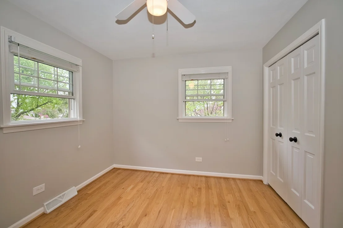 Photo of 2S510 Seneca Drive