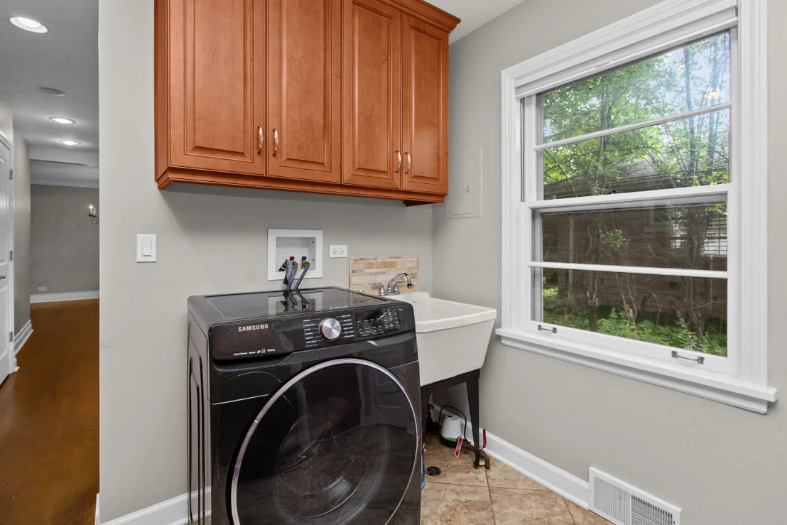 Photo of 807 Surrey Lane