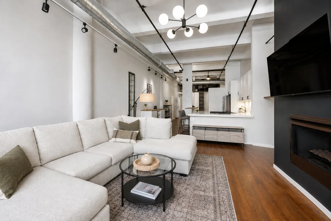 Photo of Unit 216 at 1000 W WASHINGTON Boulevard