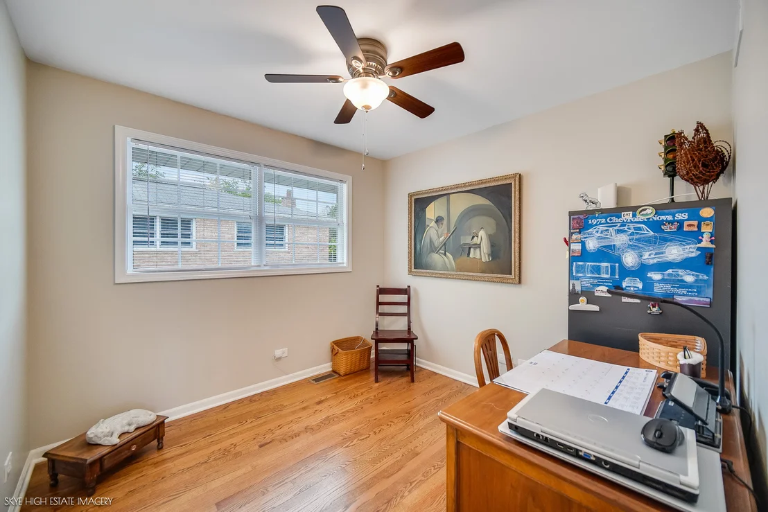 Photo of 29 W. 31st. Place