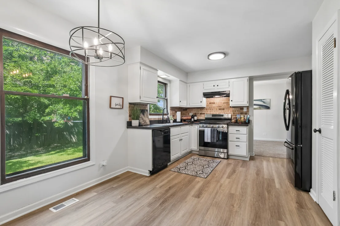 Photo of 17618 Stonebridge Drive