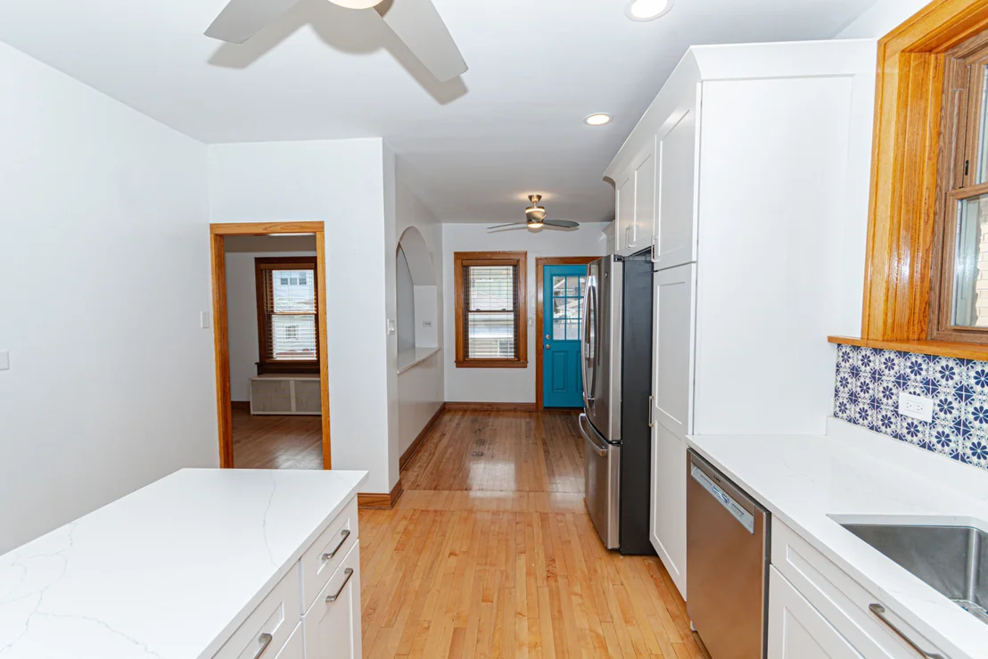 Photo of 5253 W Wrightwood Avenue