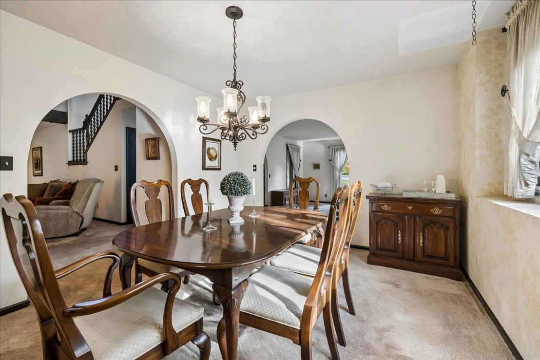 Photo of 13N200 Wedgewood Drive