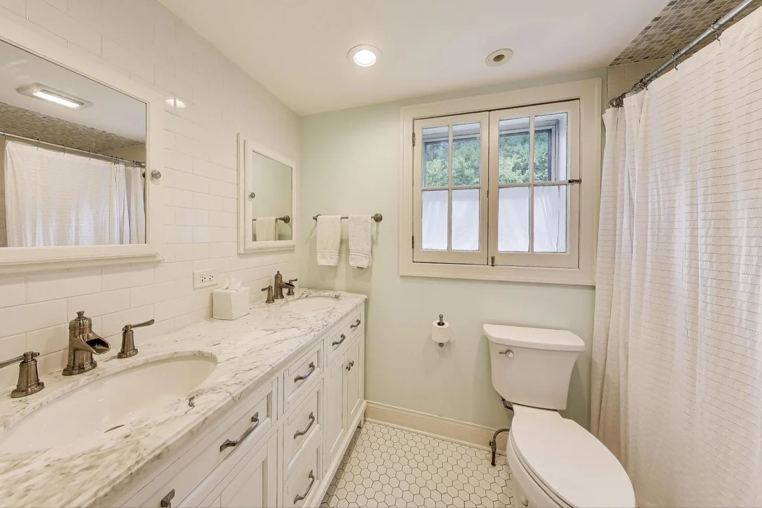 Photo of 1606 Forest Avenue