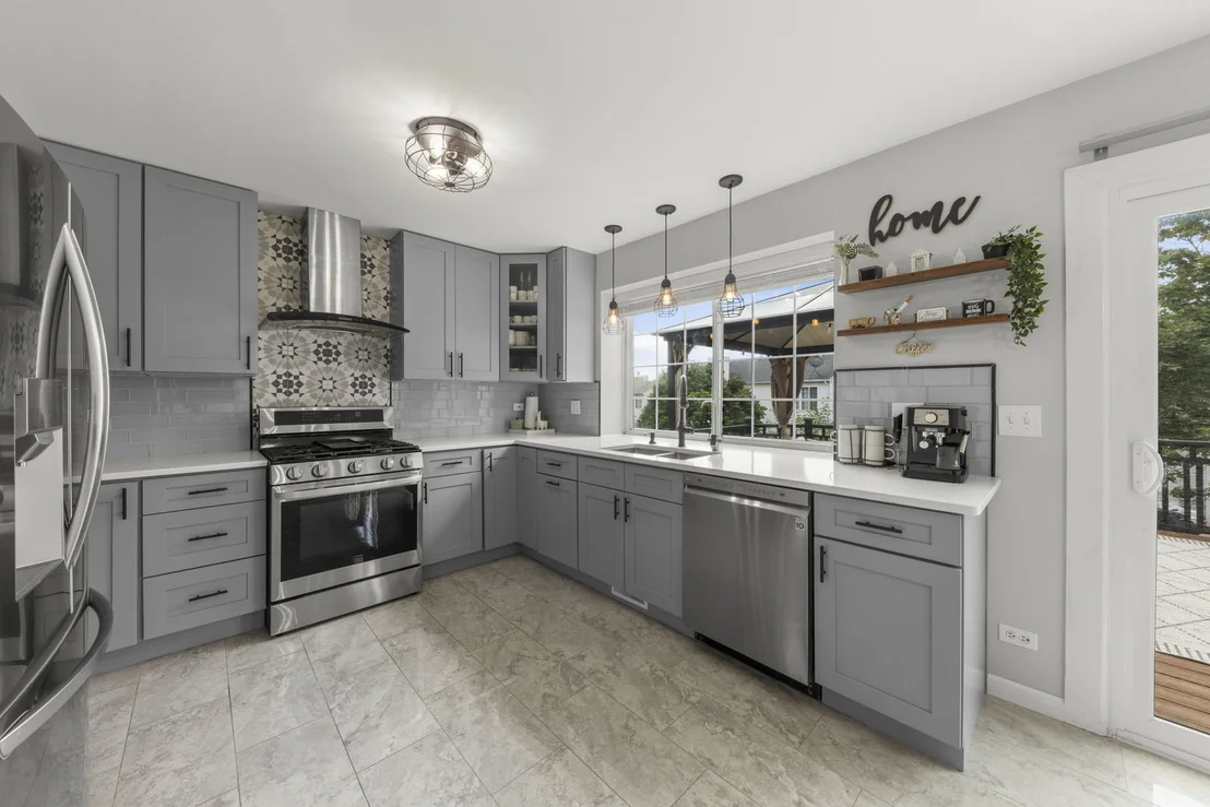 Photo of 422 Cardinal Drive