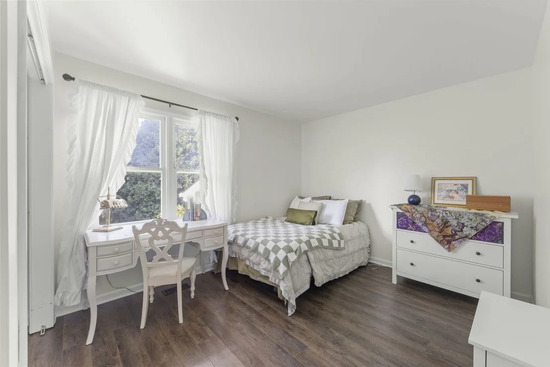 Photo of 907 Wescott Road