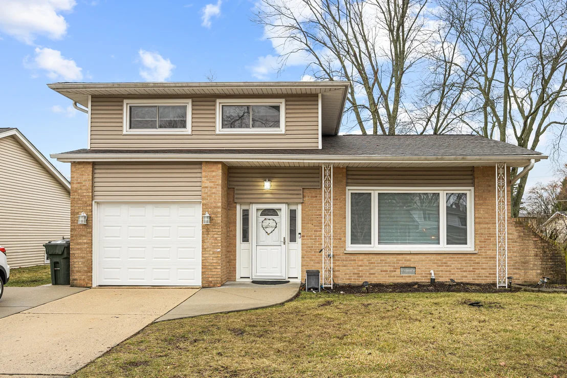 Photo of 1811 AZALEA Lane