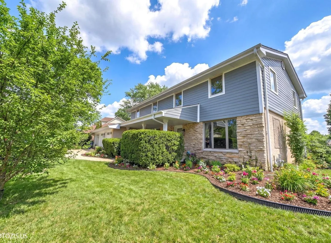 Photo of 3235 Robincrest Drive