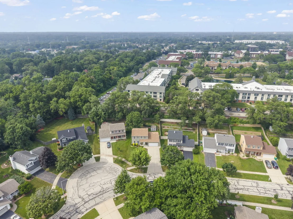 Photo of 882 Aspen Drive