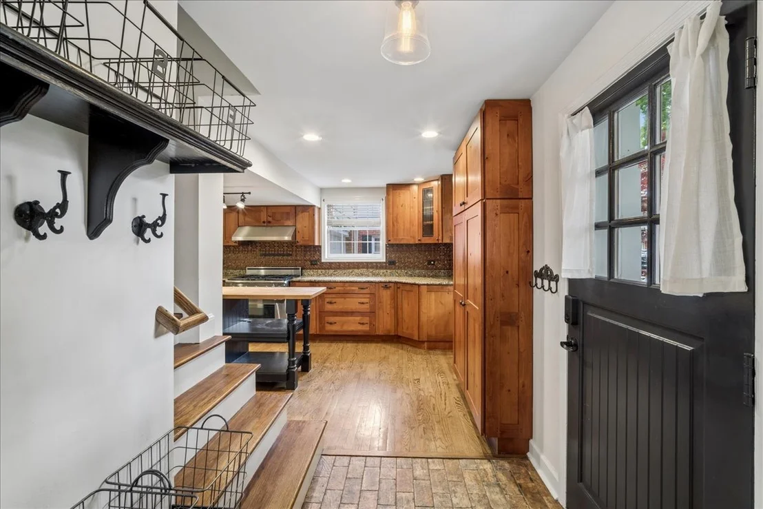 Photo of 1815 Oak Avenue