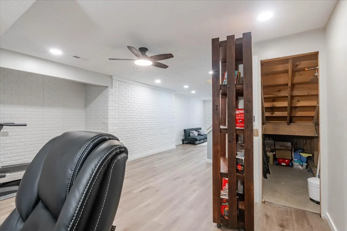 Photo of 9962 Wolf Hill Road