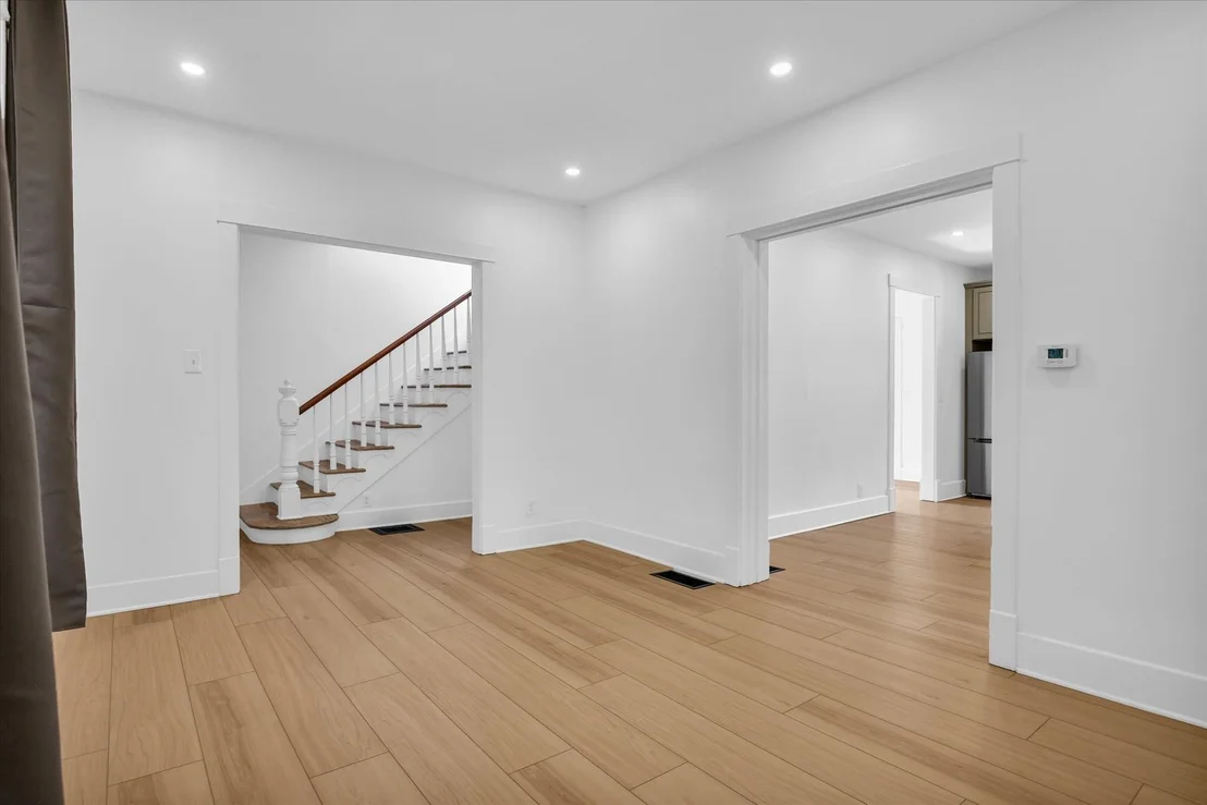 Photo of 604 W Healey Street