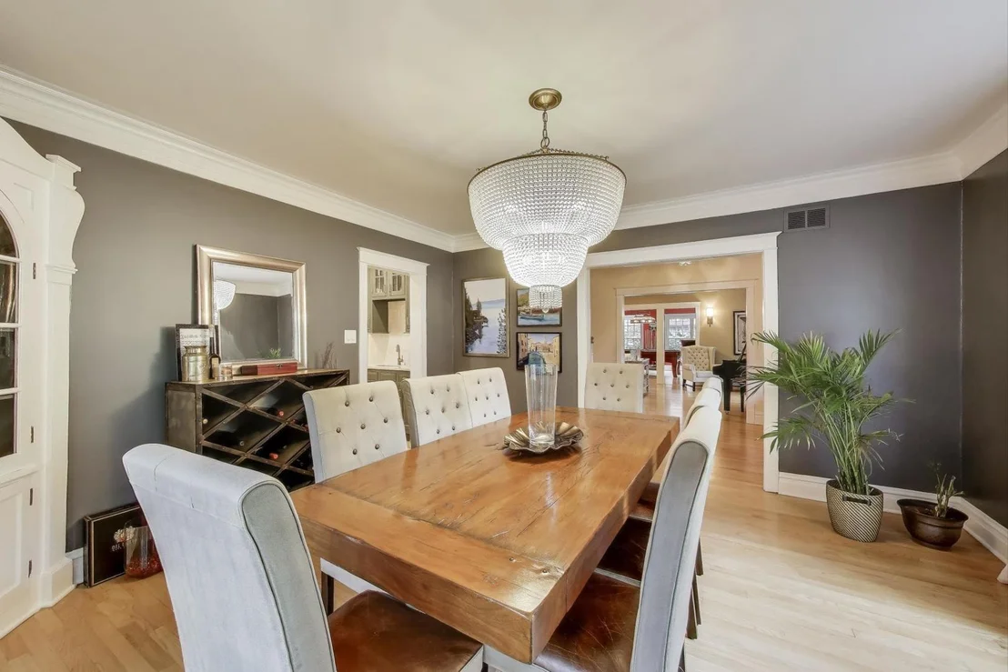 Photo of 547 JACKSON Avenue