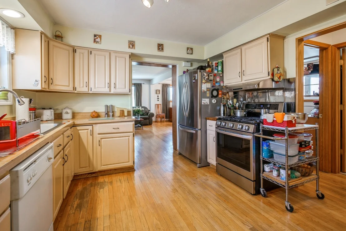 Photo of 608 N Craig Place