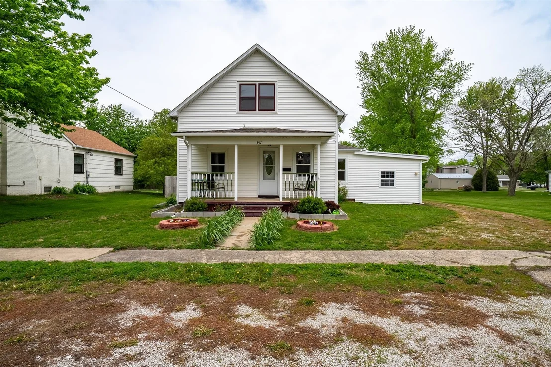 Photo of 357 W 3rd Street