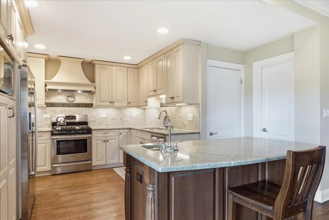 Photo of 2501 Robincrest Lane