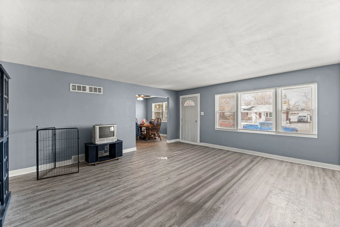 Photo of 17831 Community Street