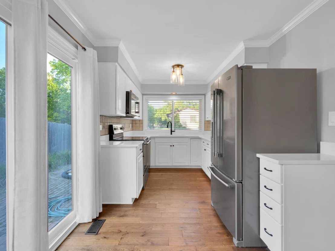 Photo of 1145 N Thackeray Drive