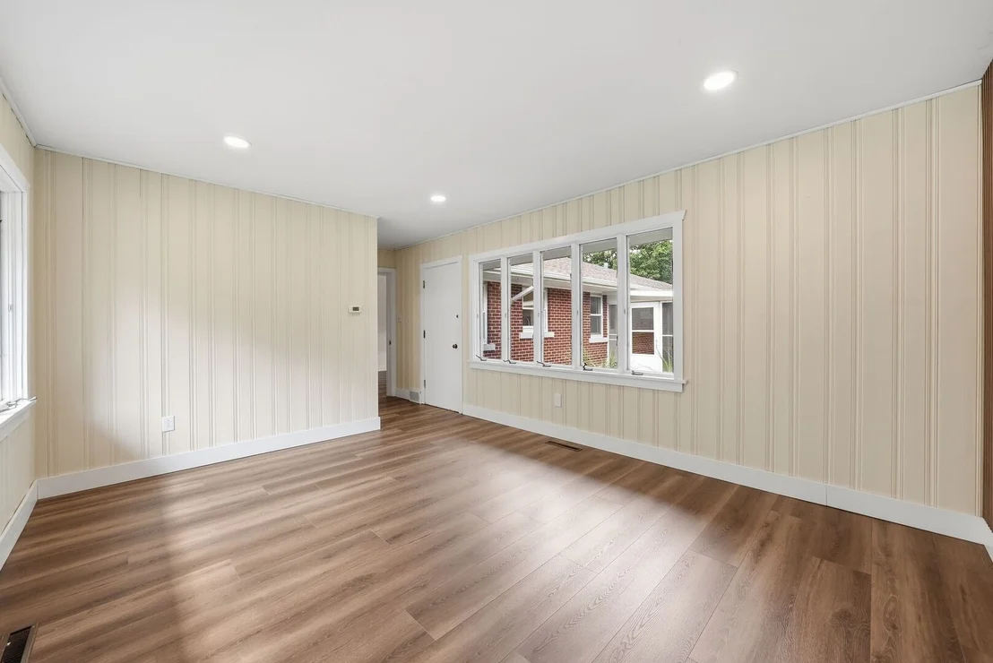 Photo of 1322 Douglas Street