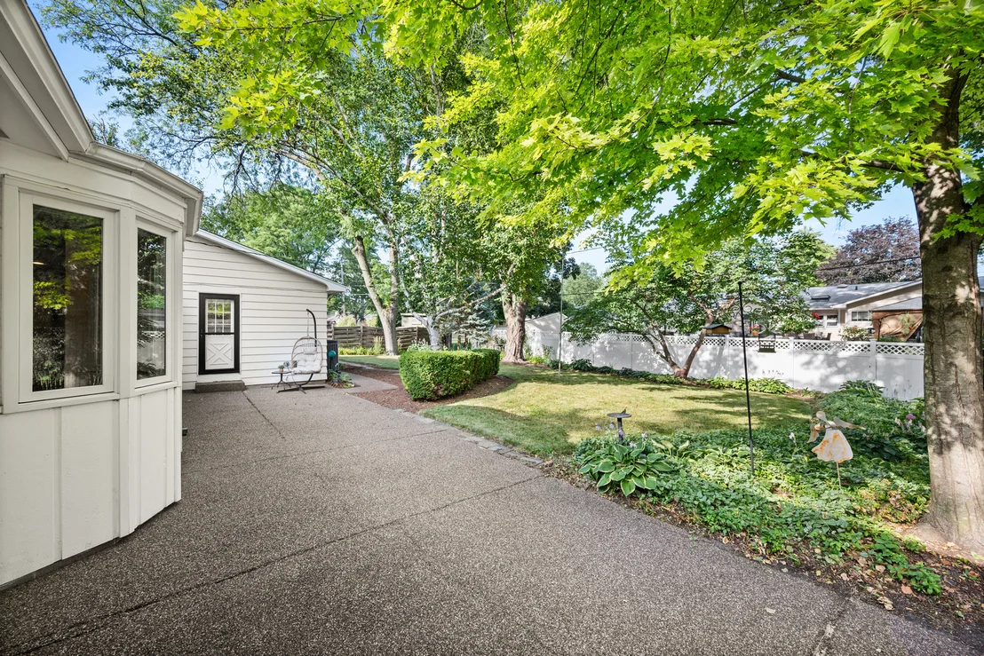 Photo of 301 Willow Lane