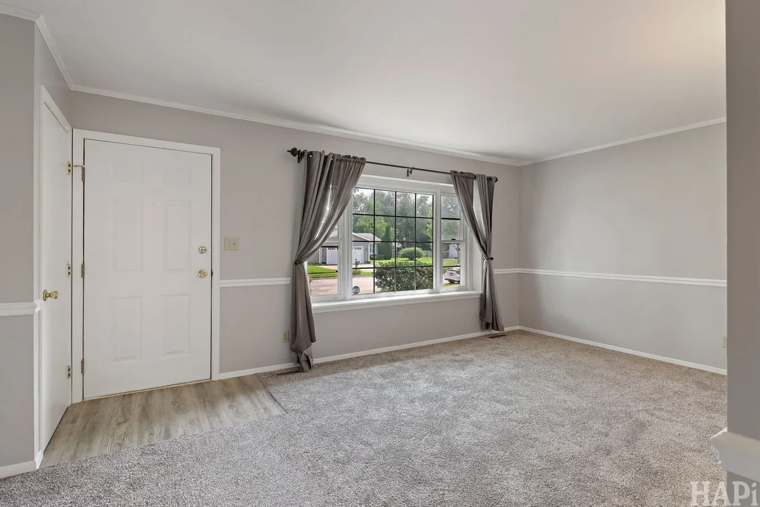 Photo of 5014 W Greenbrier Drive