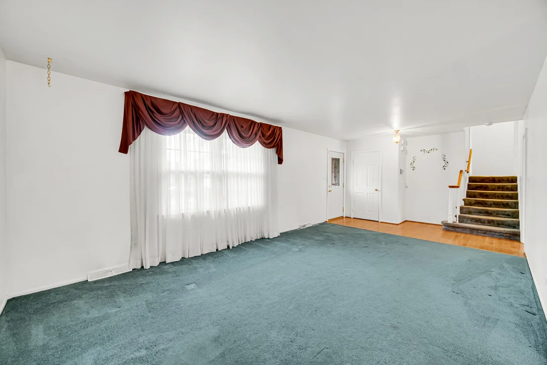 Photo of 986 Harvard Lane