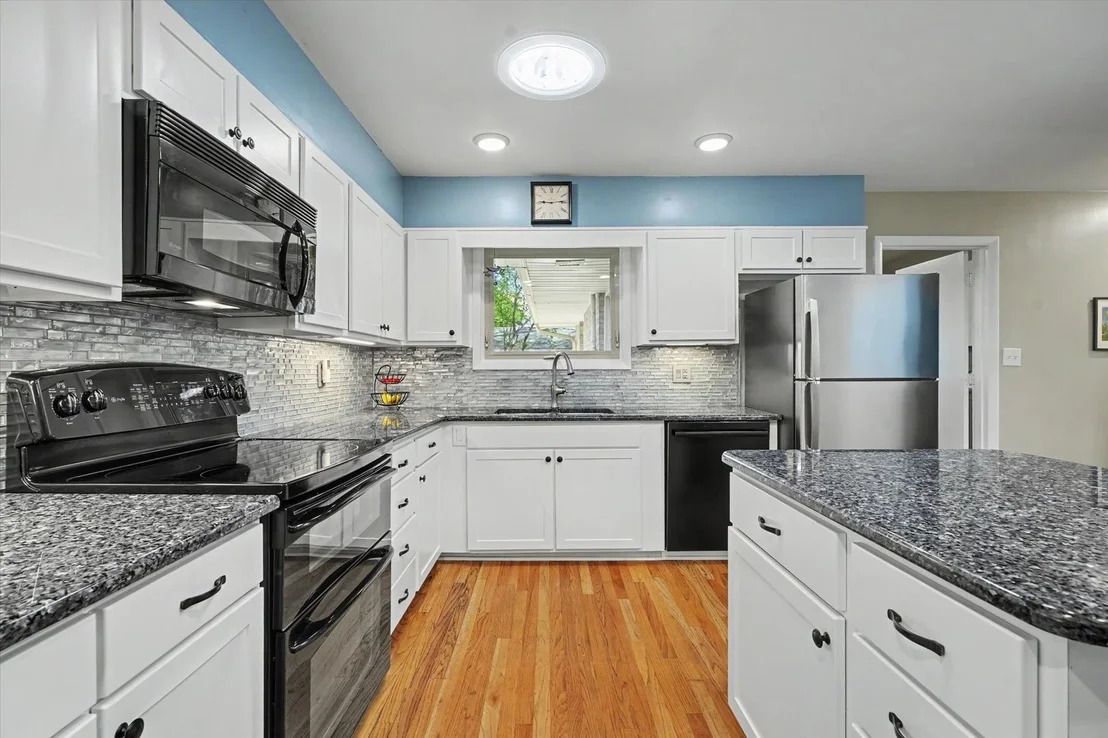 Photo of 1115 Foothill Drive