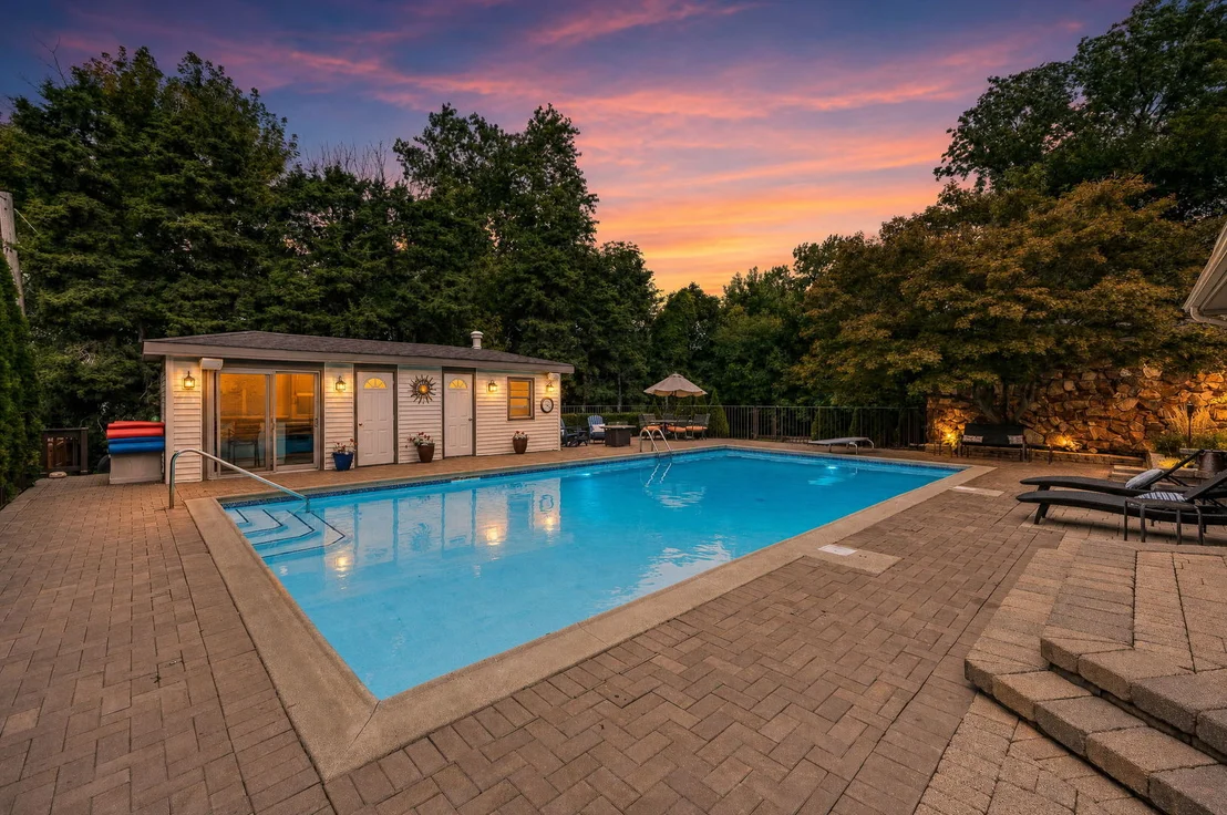Photo of 12 Meadowood Drive