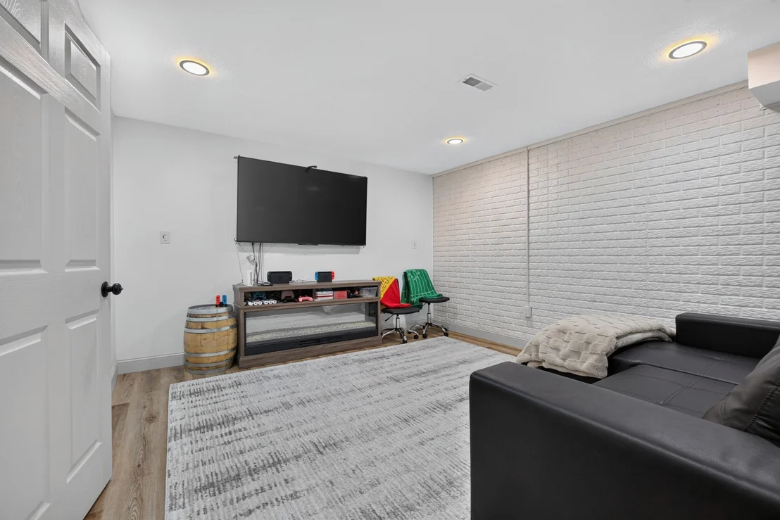 Photo of 9159 Deer Ridge Drive