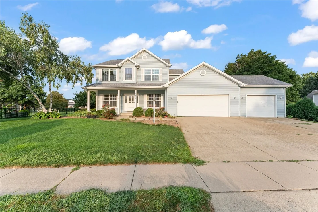 Photo of 1703 Deer Run Drive