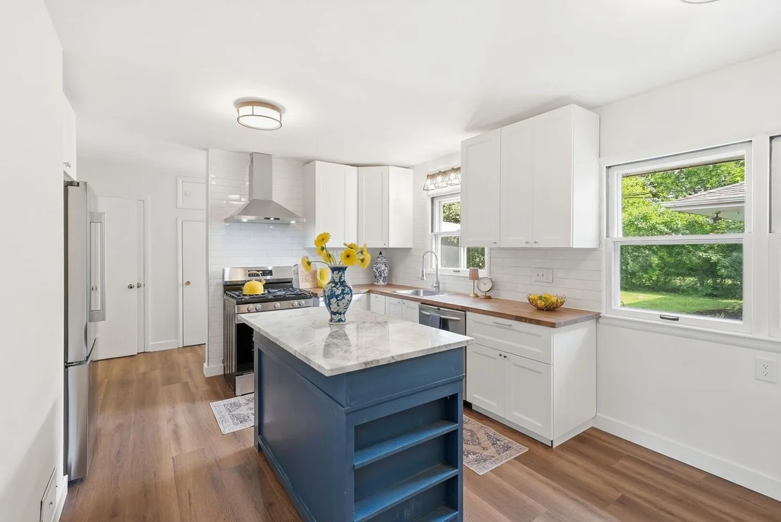 Photo of 1322 Douglas Street