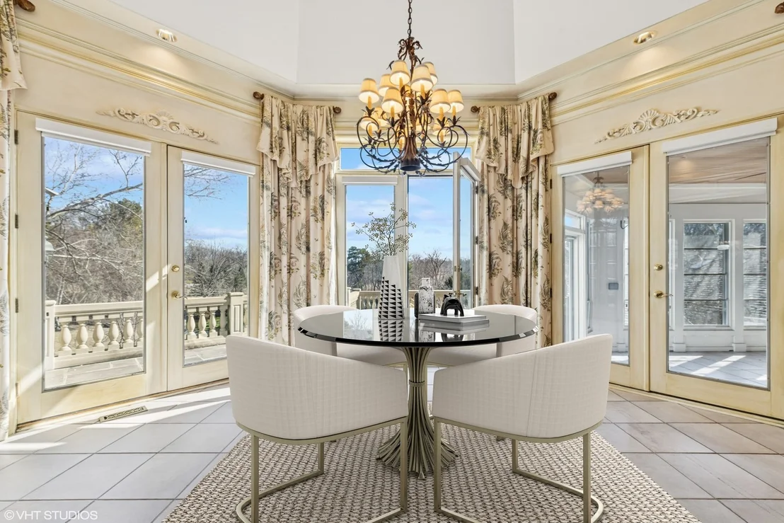 Photo of 560 Oak Knoll Road