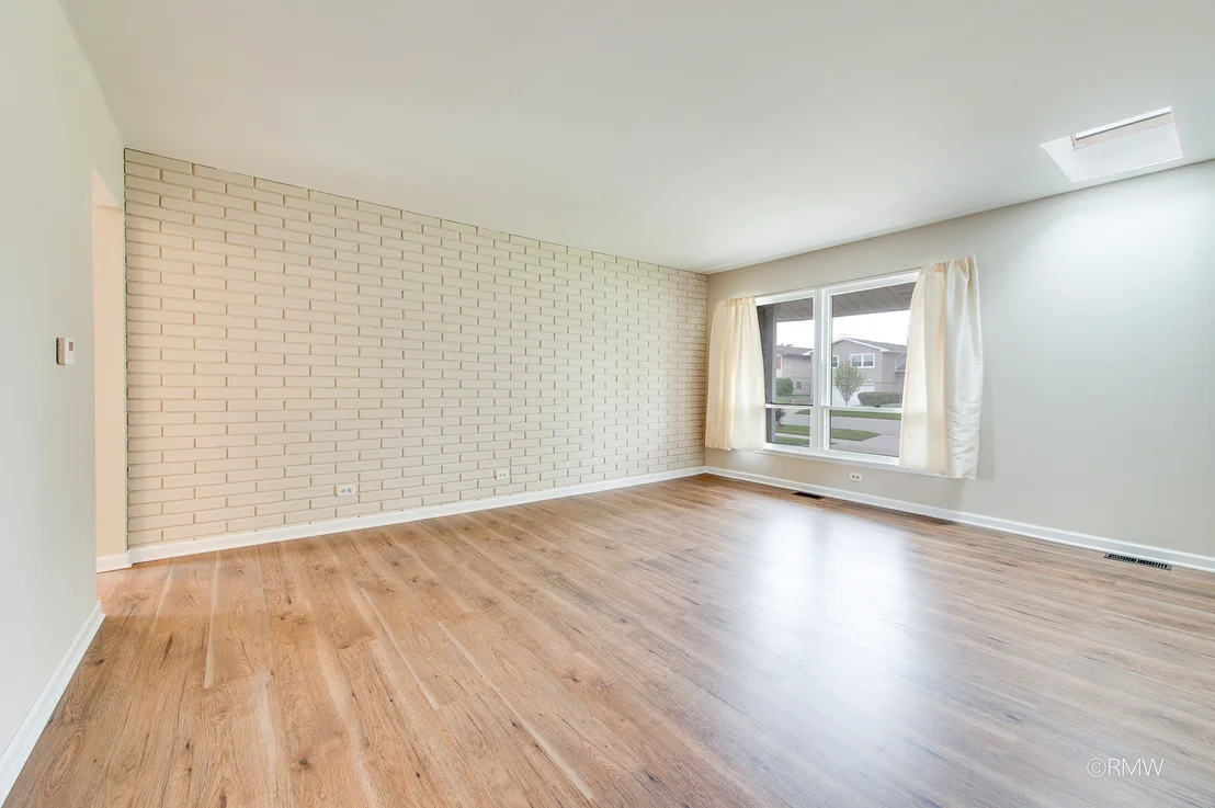 Photo of 691 Westmere Road