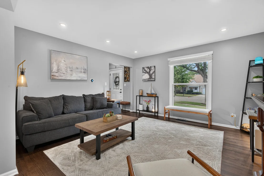 Photo of 1000 Louis Avenue