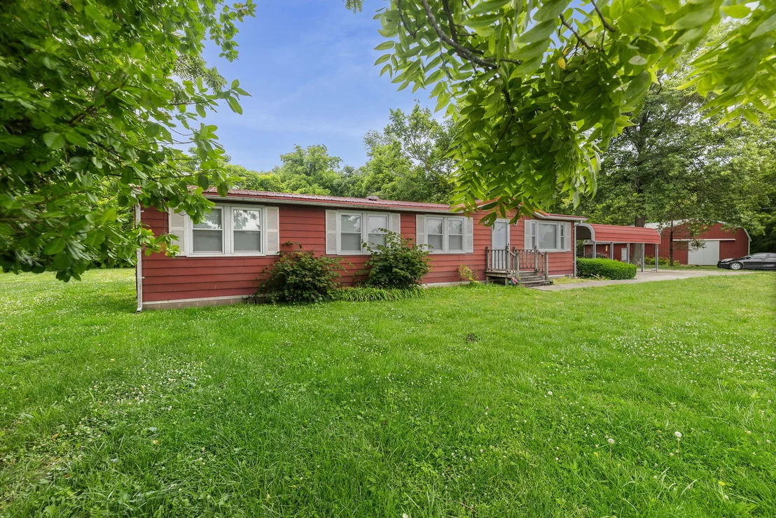 Photo of 23679 N Carpenter Lane