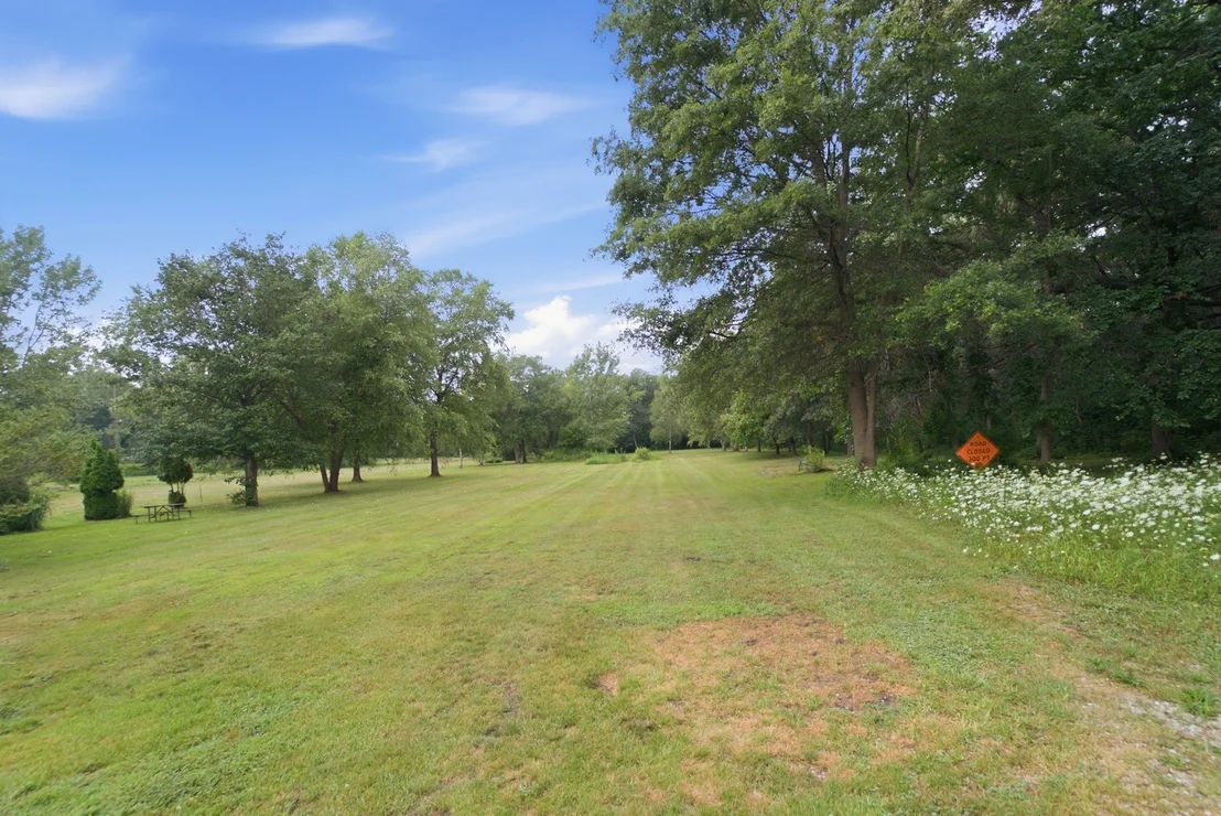 Photo of 330 S 5000w Road