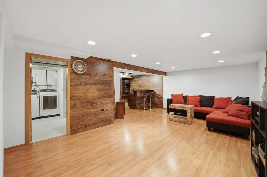 Photo of 710 Bayside Court
