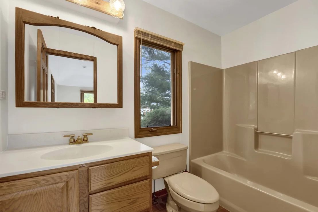 Photo of 18W724 20th Place