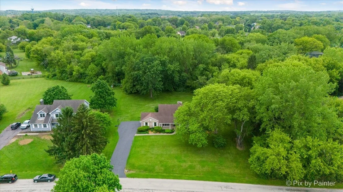 Photo of 39W889 Deer Run Drive