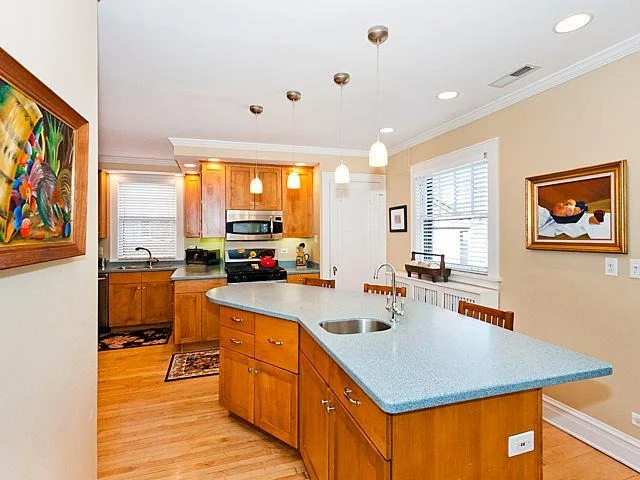 Photo of 2211 Forestview Drive