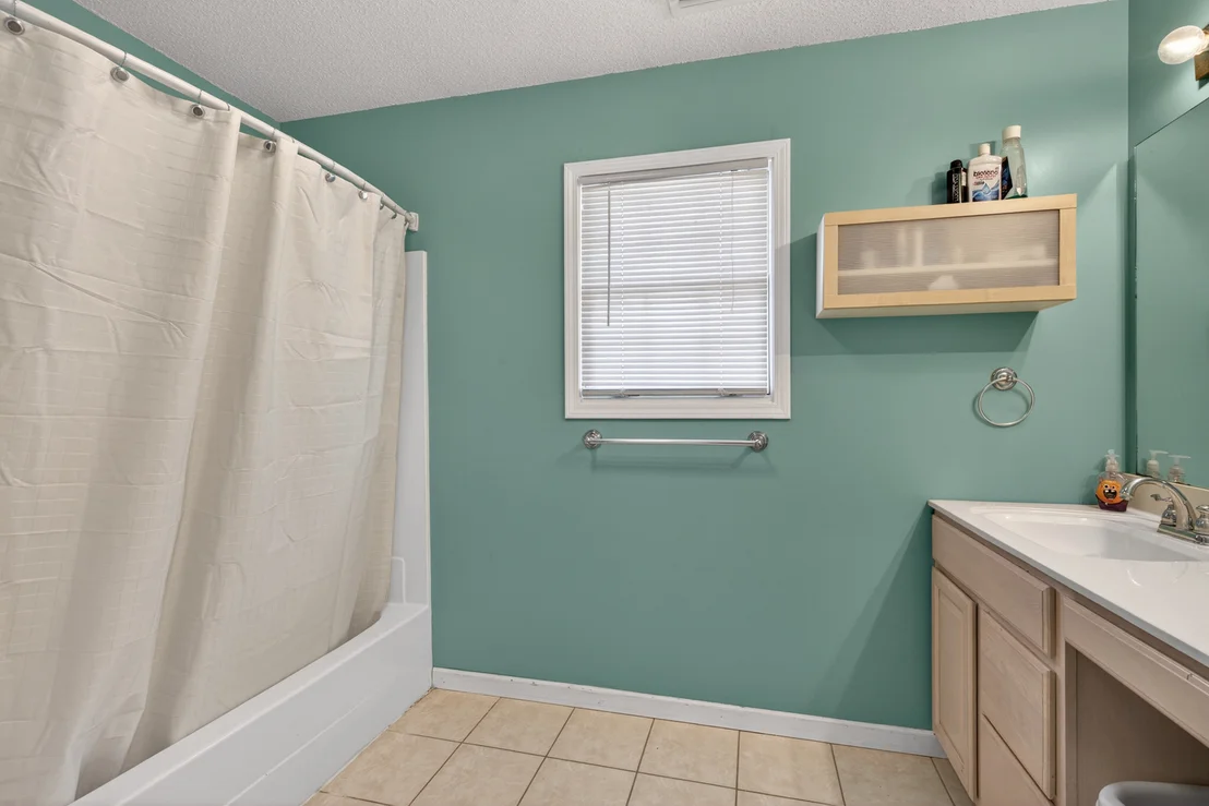 Photo of 817 Adrienne Avenue